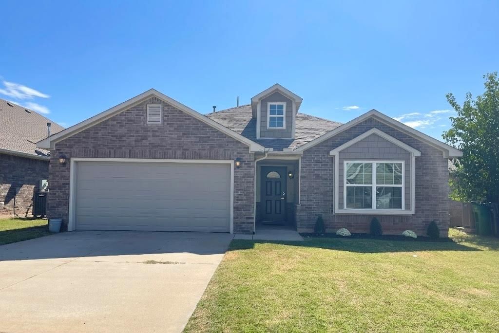 9216 NW 71st Street, Yukon, OK 73099 Main Photo