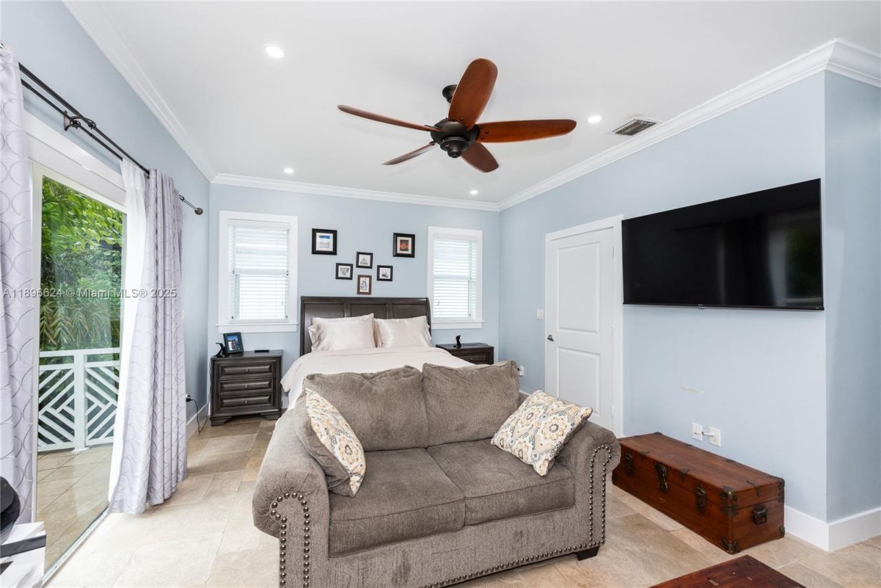 3056 New York St, Unit 3056, Miami, FL 33133 Photo