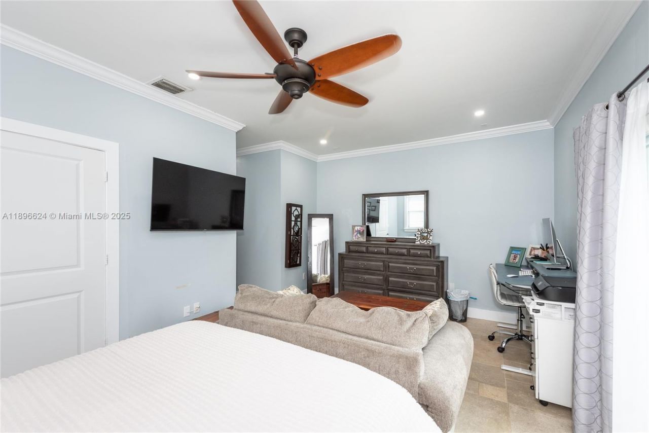 3056 New York St, Unit 3056, Miami, FL 33133 Photo