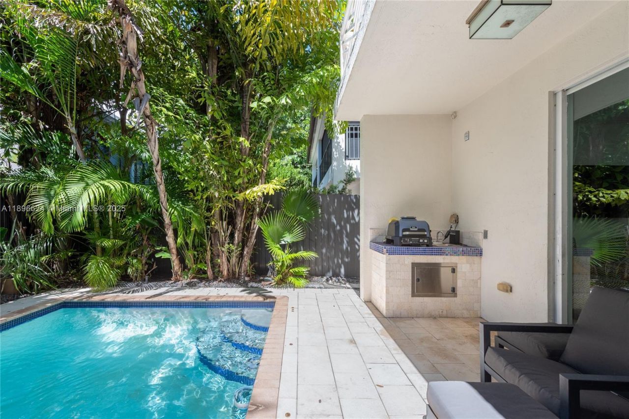 3056 New York St, Unit 3056, Miami, FL 33133 Photo