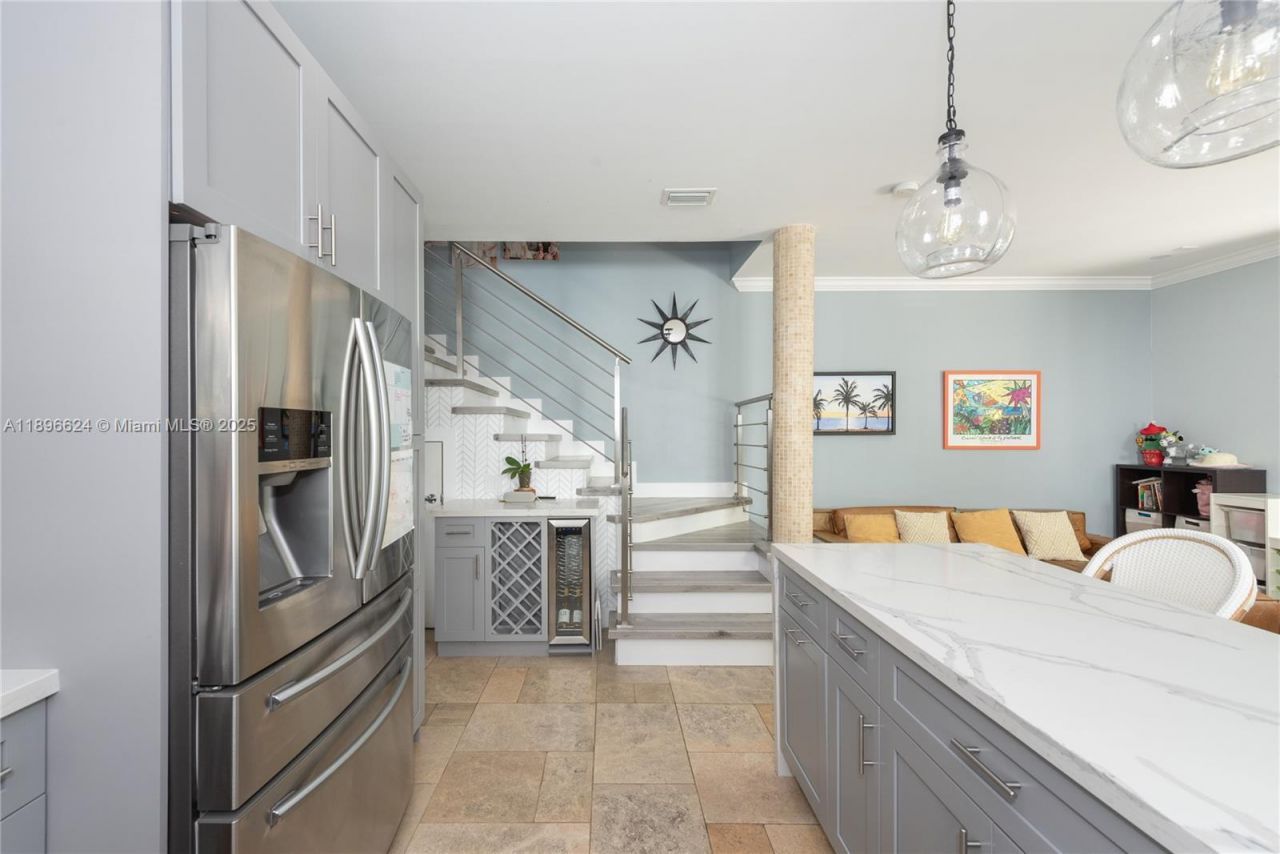 3056 New York St, Unit 3056, Miami, FL 33133 Photo