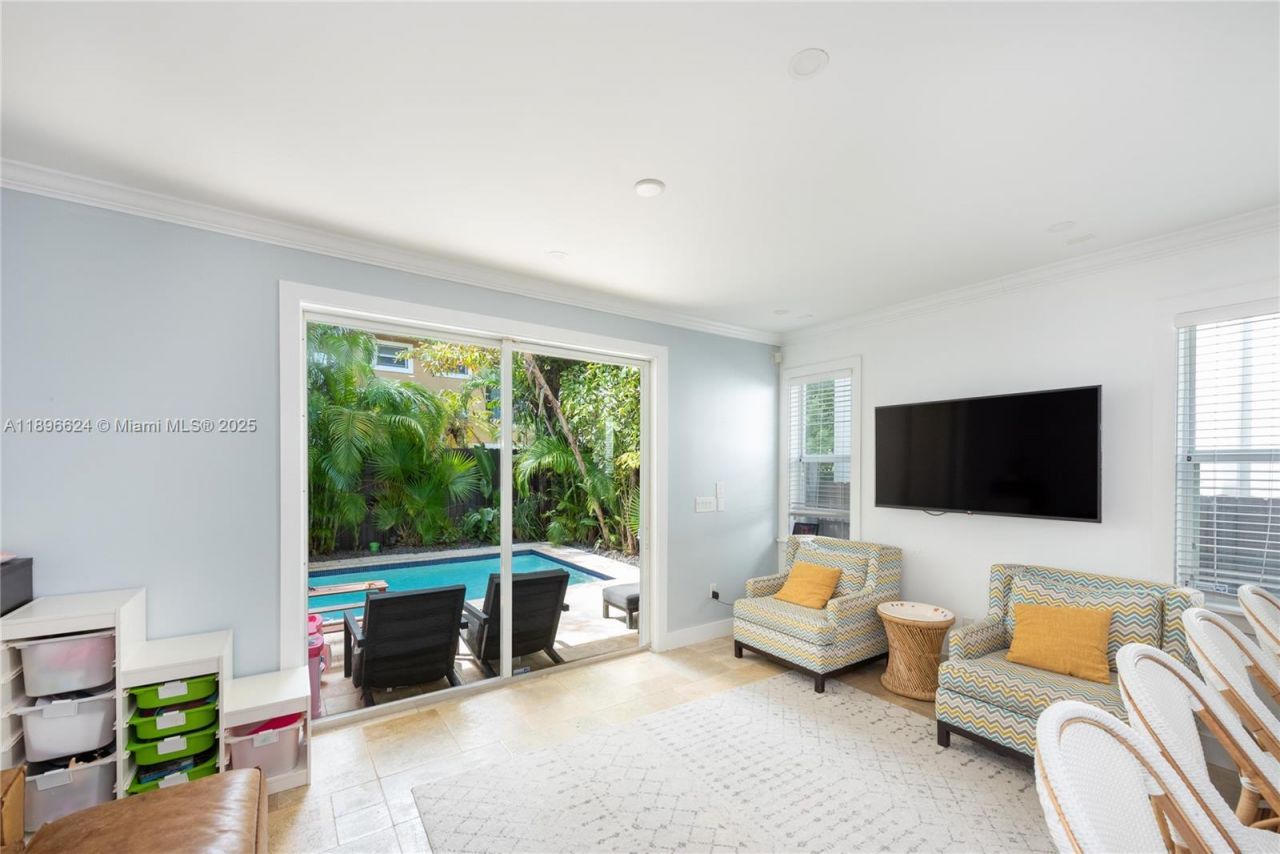 3056 New York St, Unit 3056, Miami, FL 33133 Photo