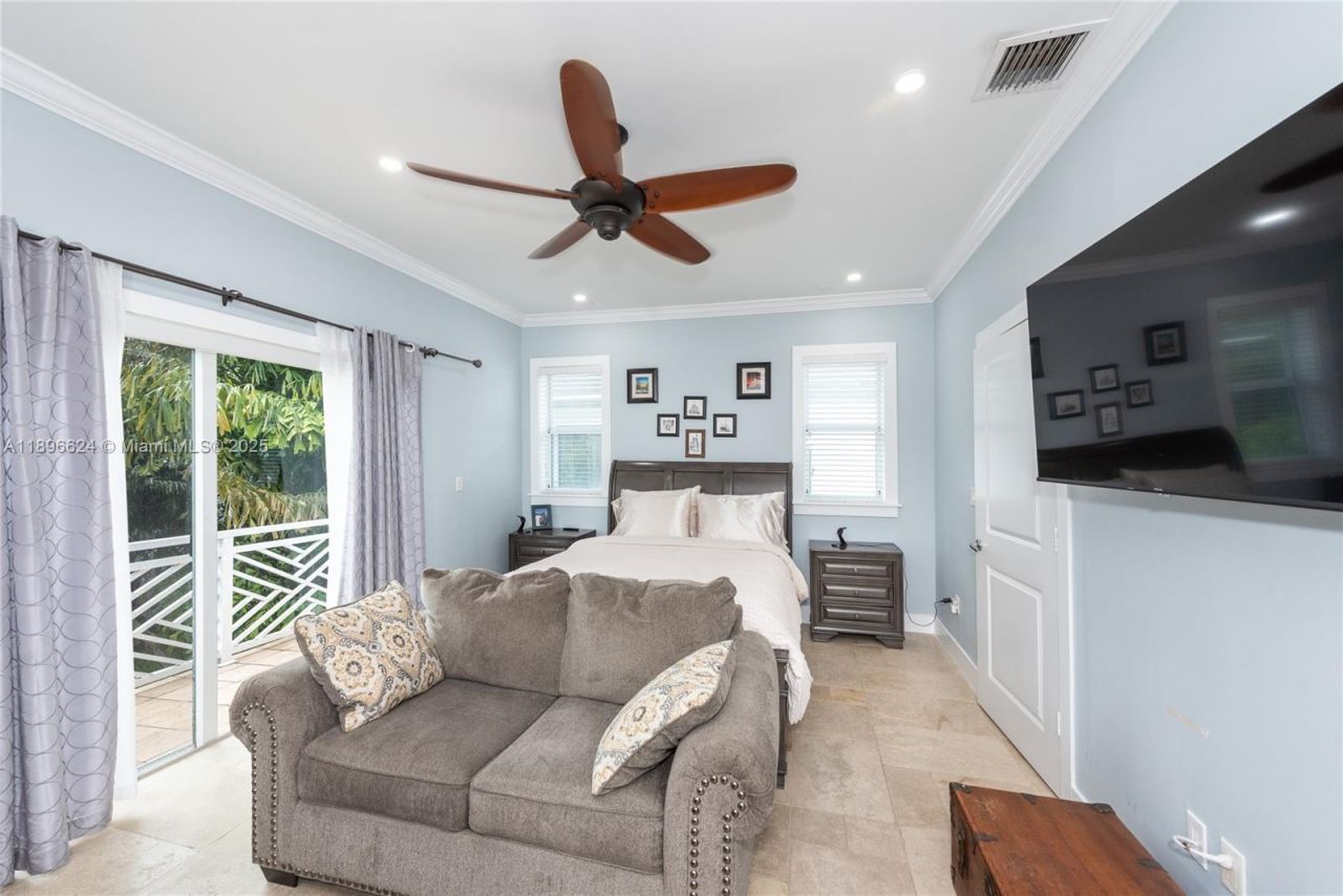 3056 New York St, Unit 3056, Miami, FL 33133 Photo