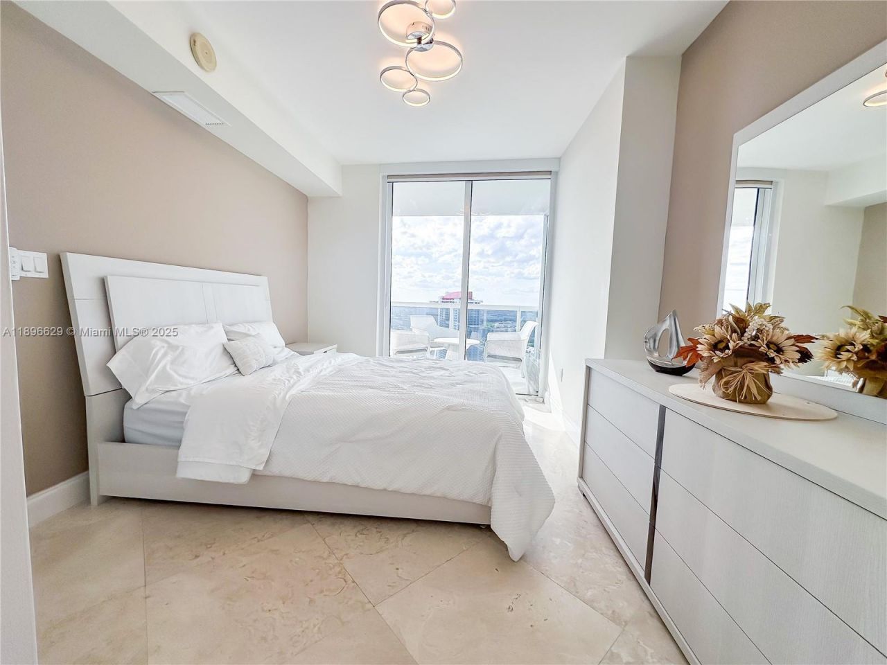 1850 S Ocean Dr, Unit 3308, Hallandale Beach, FL 33009 Photo