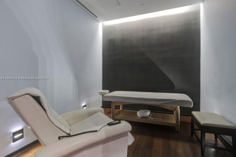 1850 S Ocean Dr, Unit 3308, Hallandale Beach, FL 33009 Photo