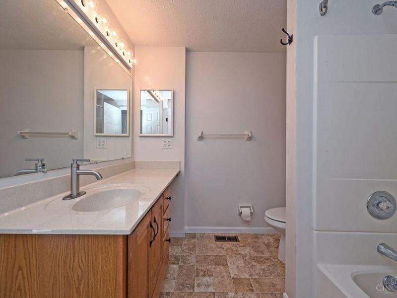 1055 Stratford Court, Unit 33, Loveland, OH 45140 Photo 24