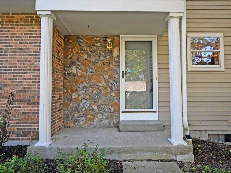 1055 Stratford Court, Unit 33, Loveland, OH 45140 Photo 3