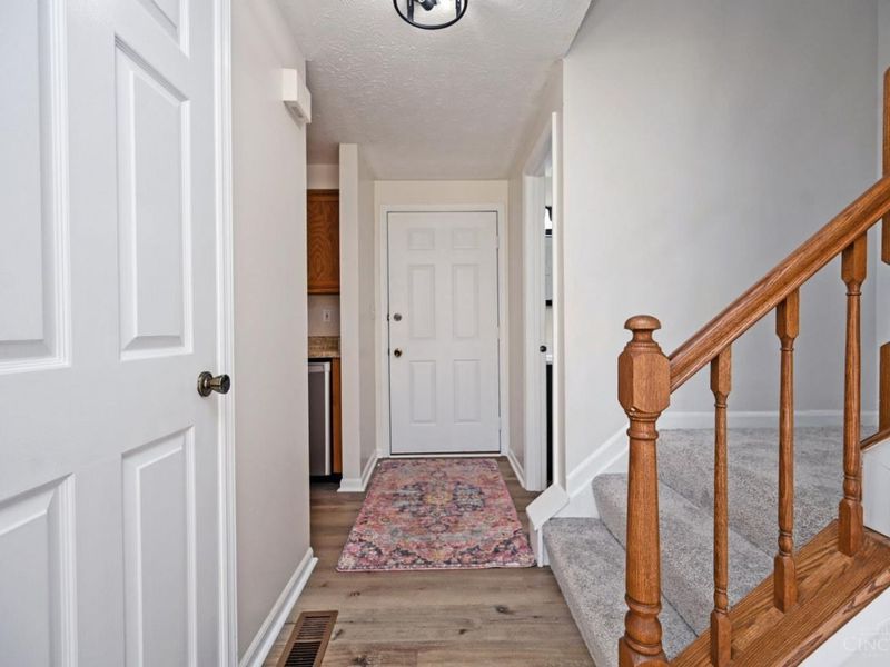 1055 Stratford Court, Unit 33, Loveland, OH 45140 Photo 4