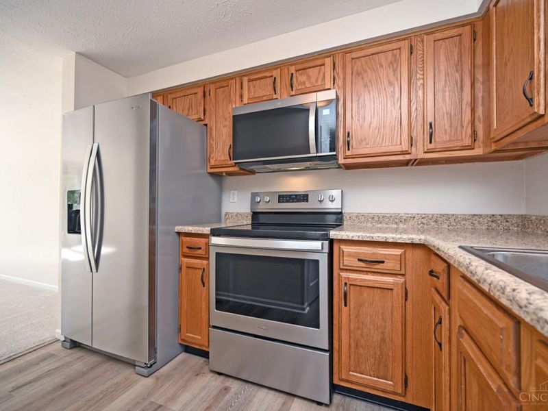1055 Stratford Court, Unit 33, Loveland, OH 45140 Photo 6