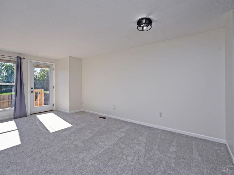 1055 Stratford Court, Unit 33, Loveland, OH 45140 Photo 9