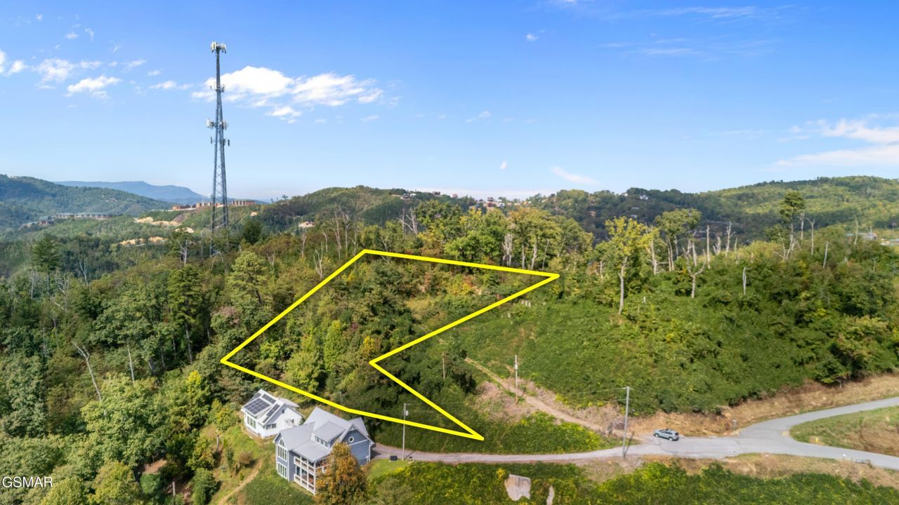 674 Woodland Drive, Gatlinburg, TN 37738 Main Photo