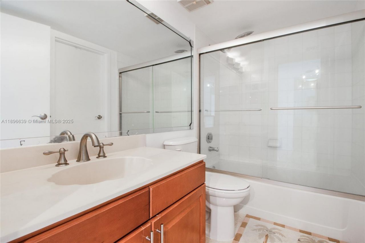 7601 E Treasure Dr, Unit 1219, North Bay Village, FL 33141 Photo