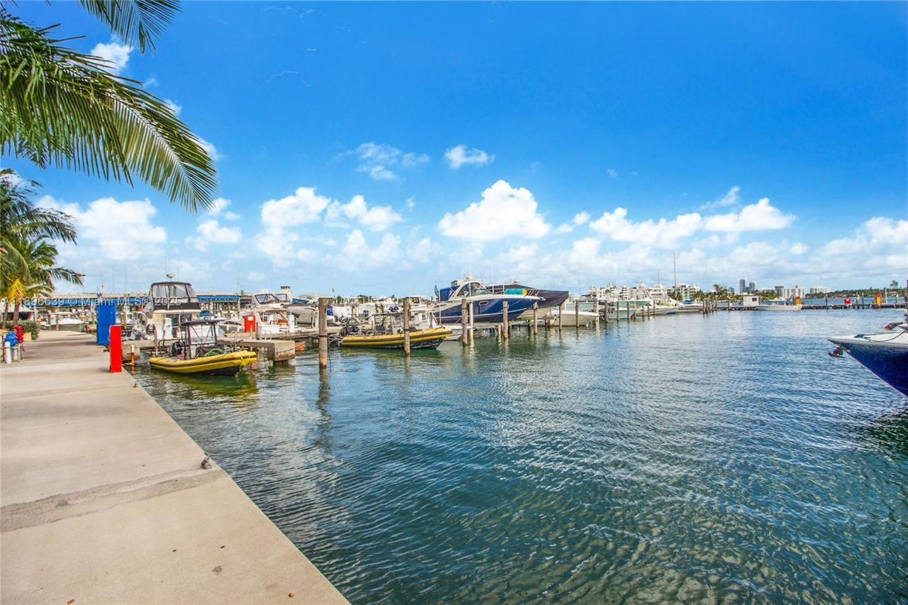 7601 E Treasure Dr, Unit 1219, North Bay Village, FL 33141 Photo