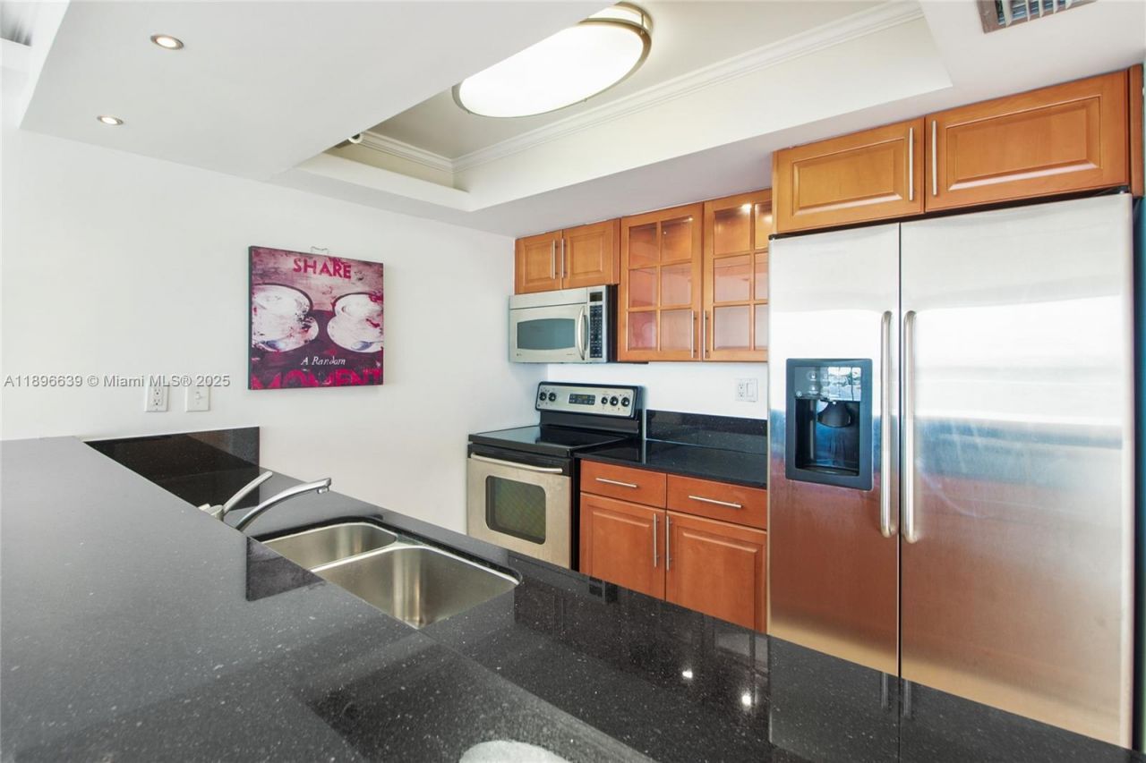 7601 E Treasure Dr, Unit 1219, North Bay Village, FL 33141 Photo