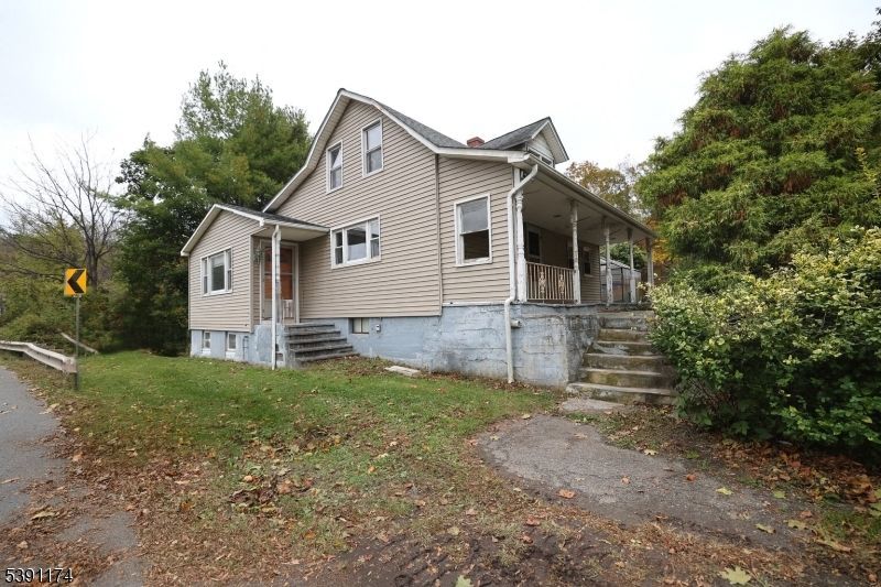 994 Limecrest Rd, Andover, NJ 07848 Main Photo