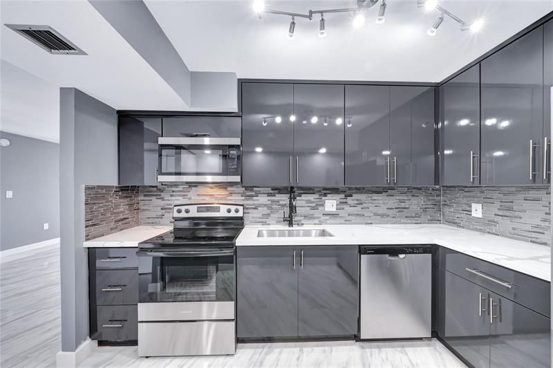 1100 Saint Charles Place, Unit 708, Pembroke Pines, FL 33026 Photo