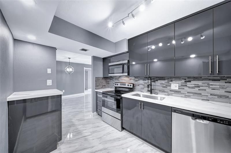 1100 Saint Charles Place, Unit 708, Pembroke Pines, FL 33026 Photo