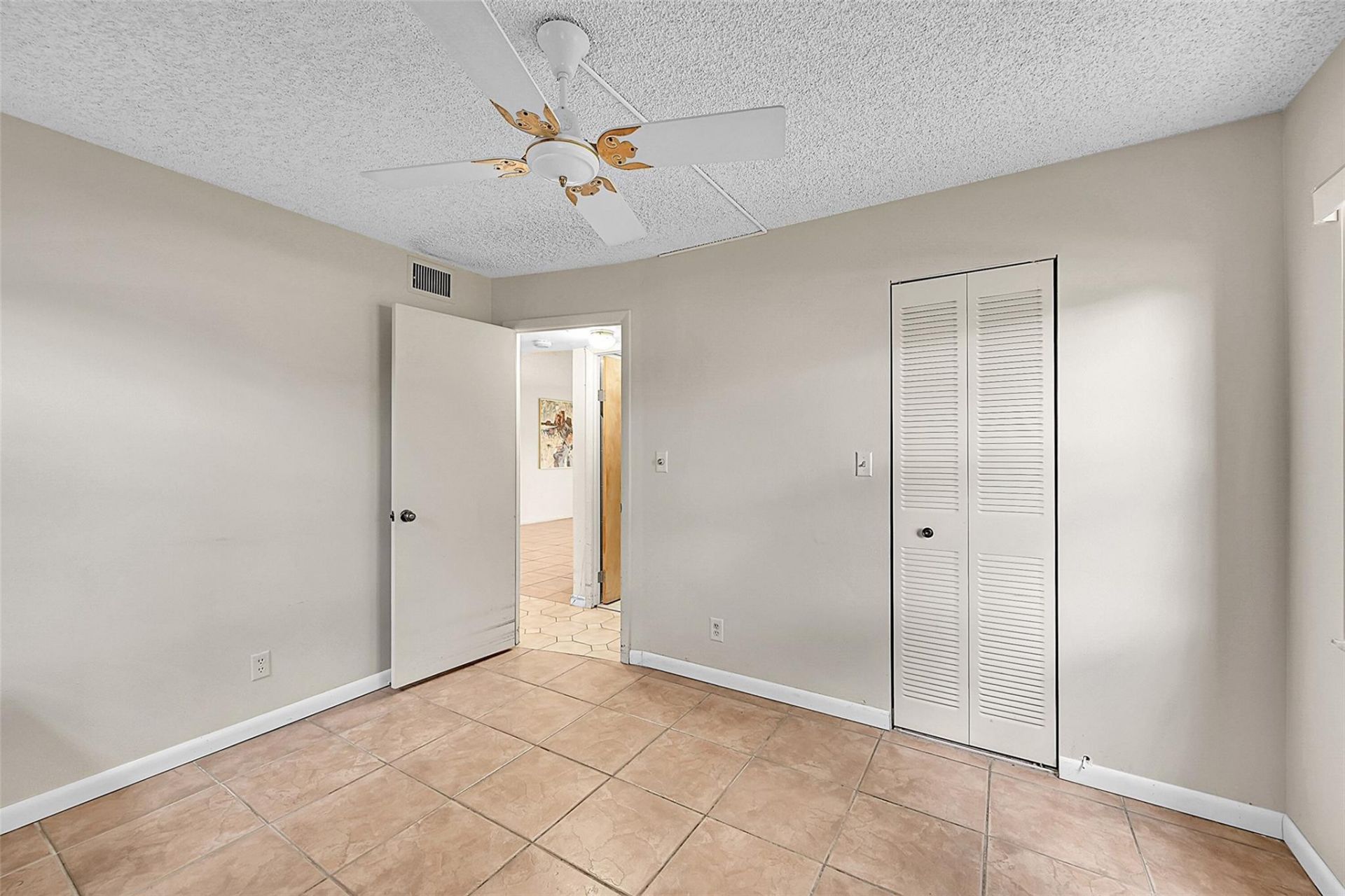 9261 Sunrise Lakes Boulevard, Unit 112, Sunrise, FL 33322 Photo
