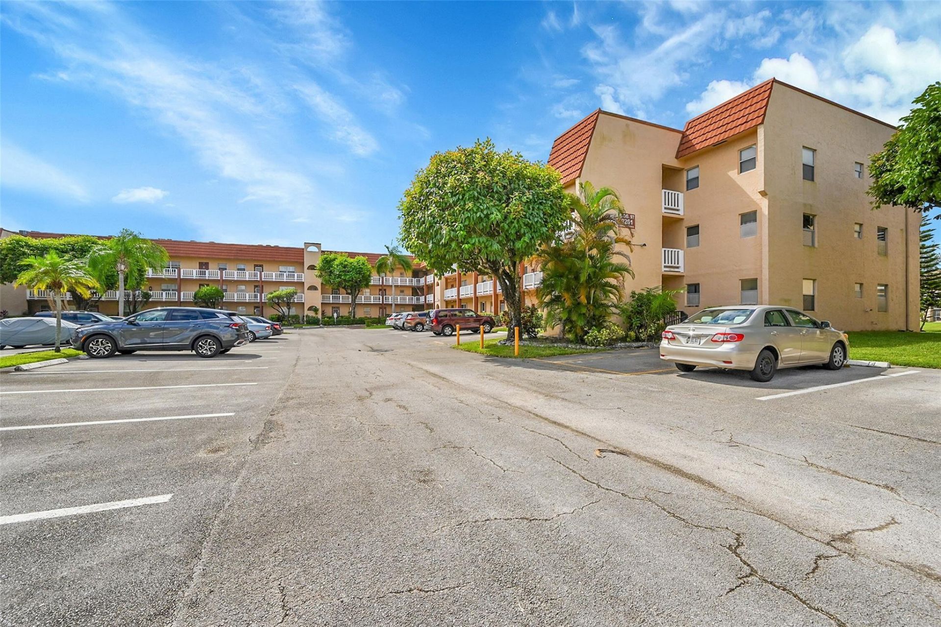 9261 Sunrise Lakes Boulevard, Unit 112, Sunrise, FL 33322 Photo