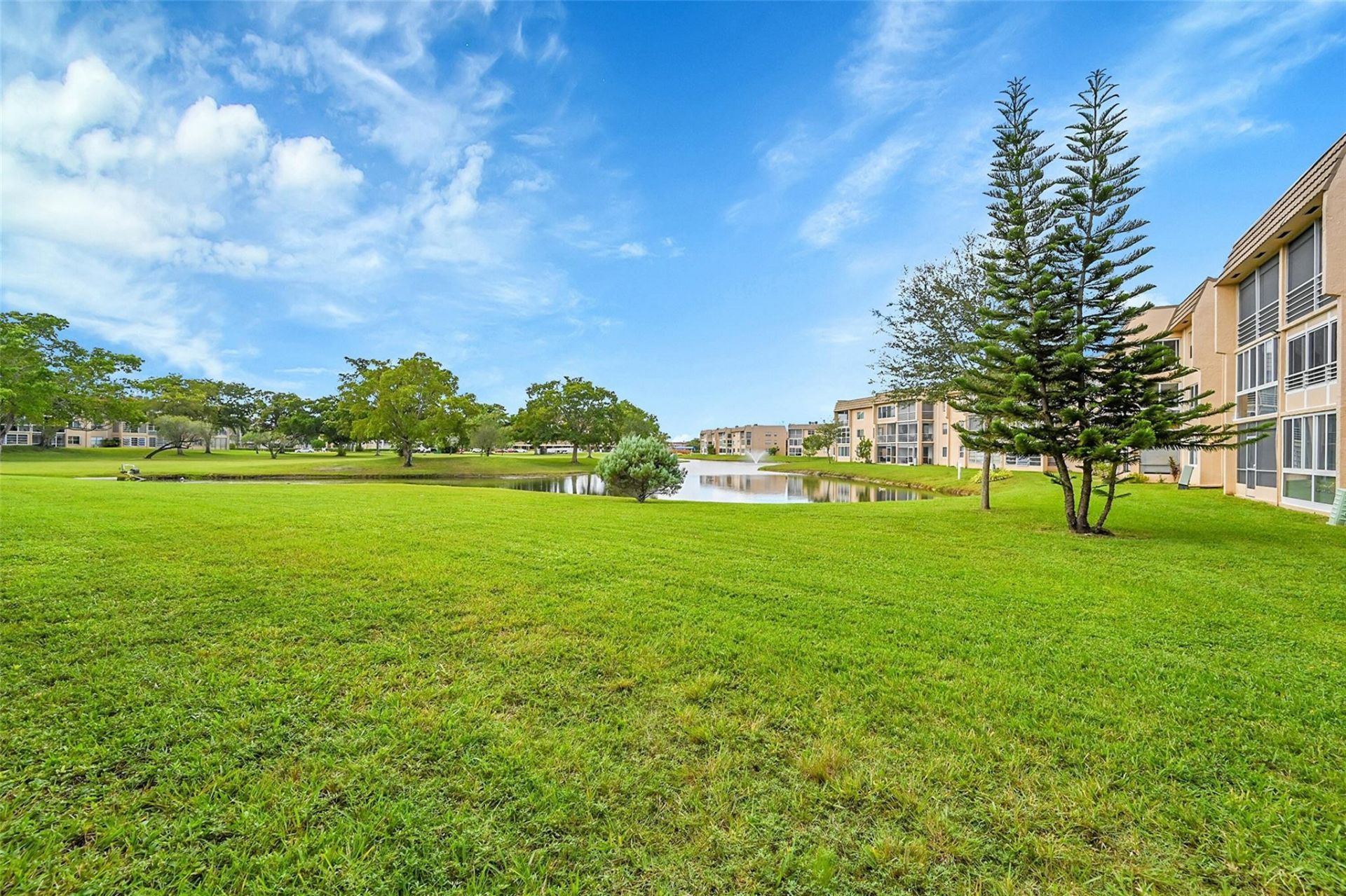 9261 Sunrise Lakes Boulevard, Unit 112, Sunrise, FL 33322 Photo