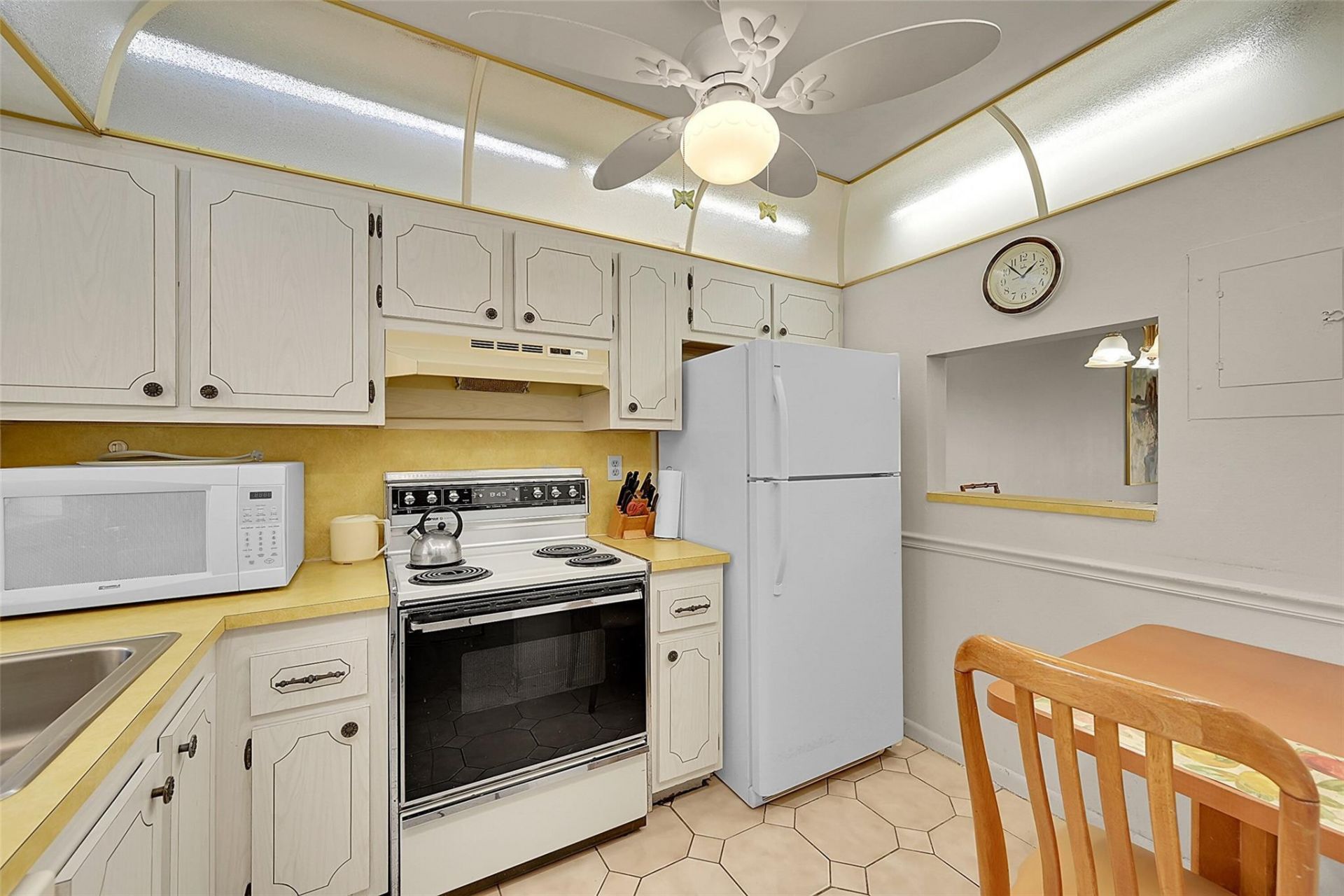 9261 Sunrise Lakes Boulevard, Unit 112, Sunrise, FL 33322 Photo