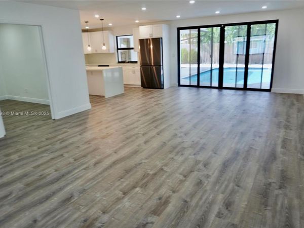 7321 Allen Dr, Hollywood, FL 33024