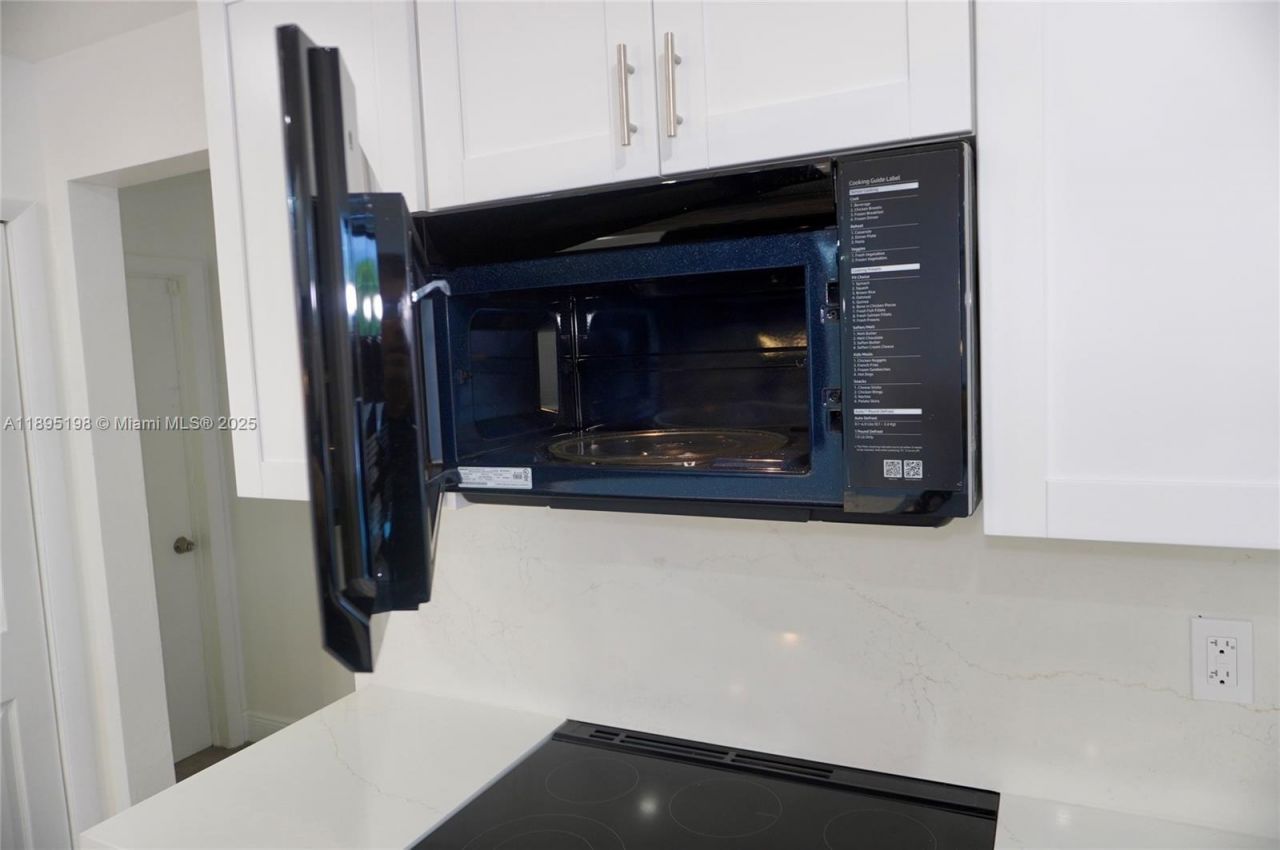 7321 Allen Dr, Hollywood, FL 33024 Photo