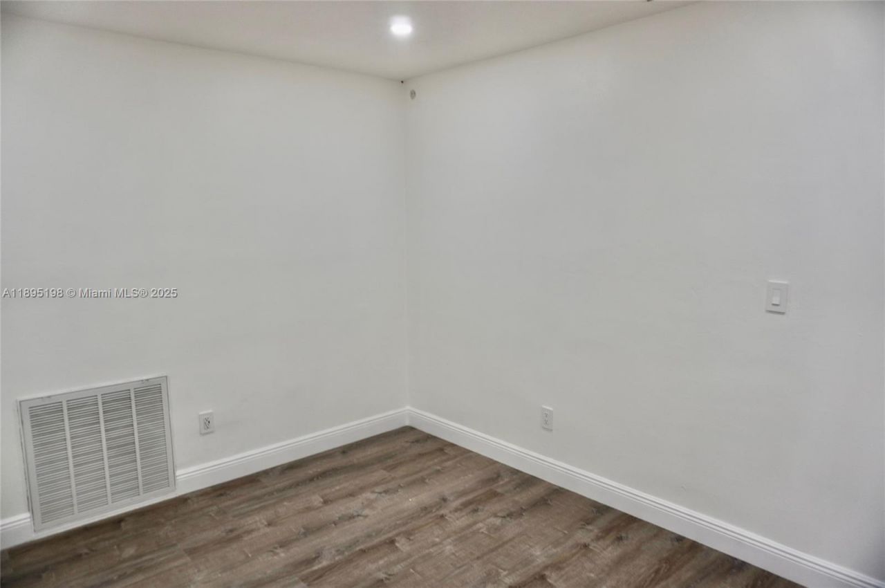 7321 Allen Dr, Hollywood, FL 33024 Photo