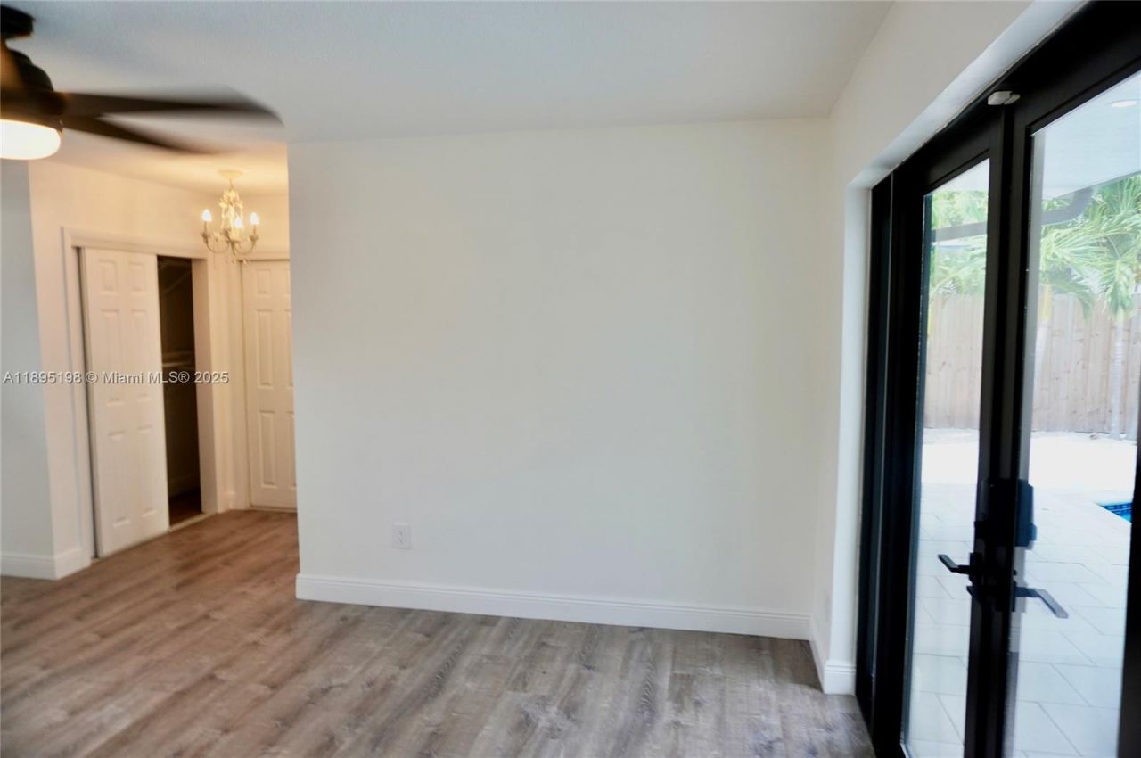 7321 Allen Dr, Hollywood, FL 33024 Photo