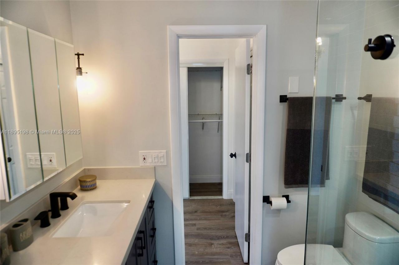 7321 Allen Dr, Hollywood, FL 33024 Photo