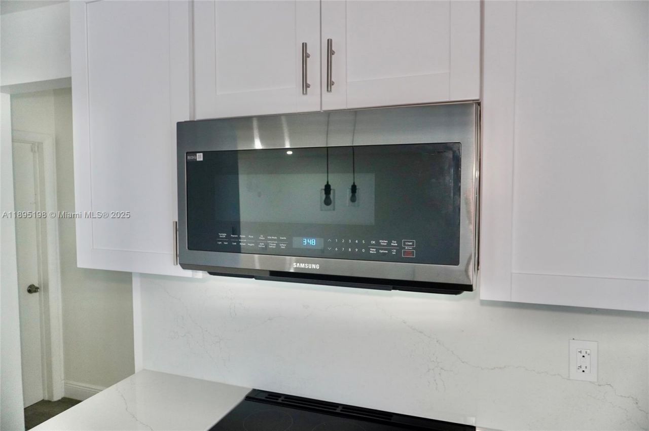 7321 Allen Dr, Hollywood, FL 33024 Photo