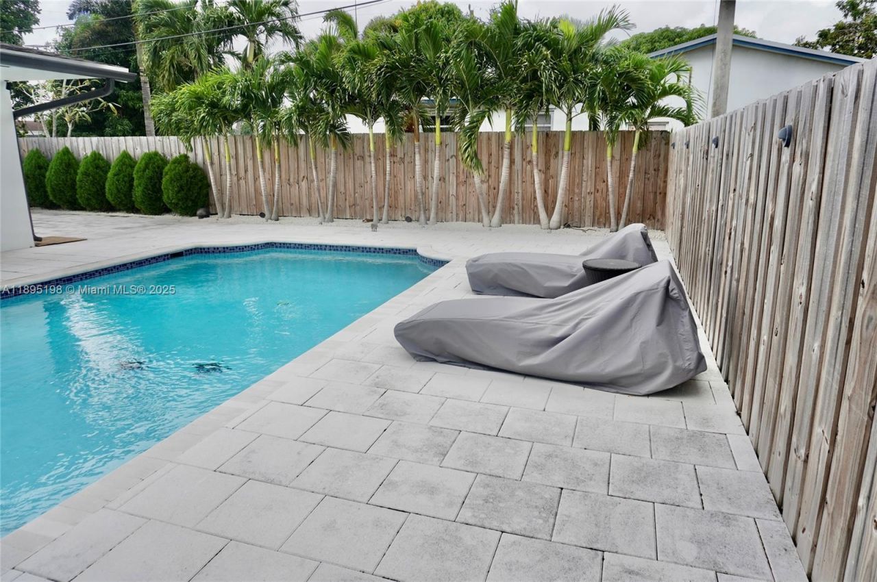 7321 Allen Dr, Hollywood, FL 33024 Photo