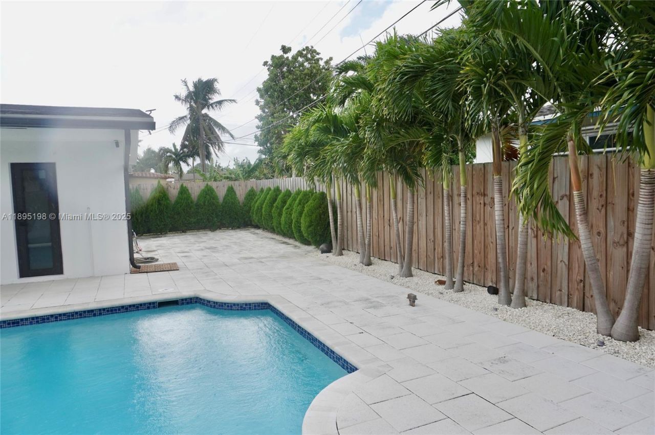 7321 Allen Dr, Hollywood, FL 33024 Photo