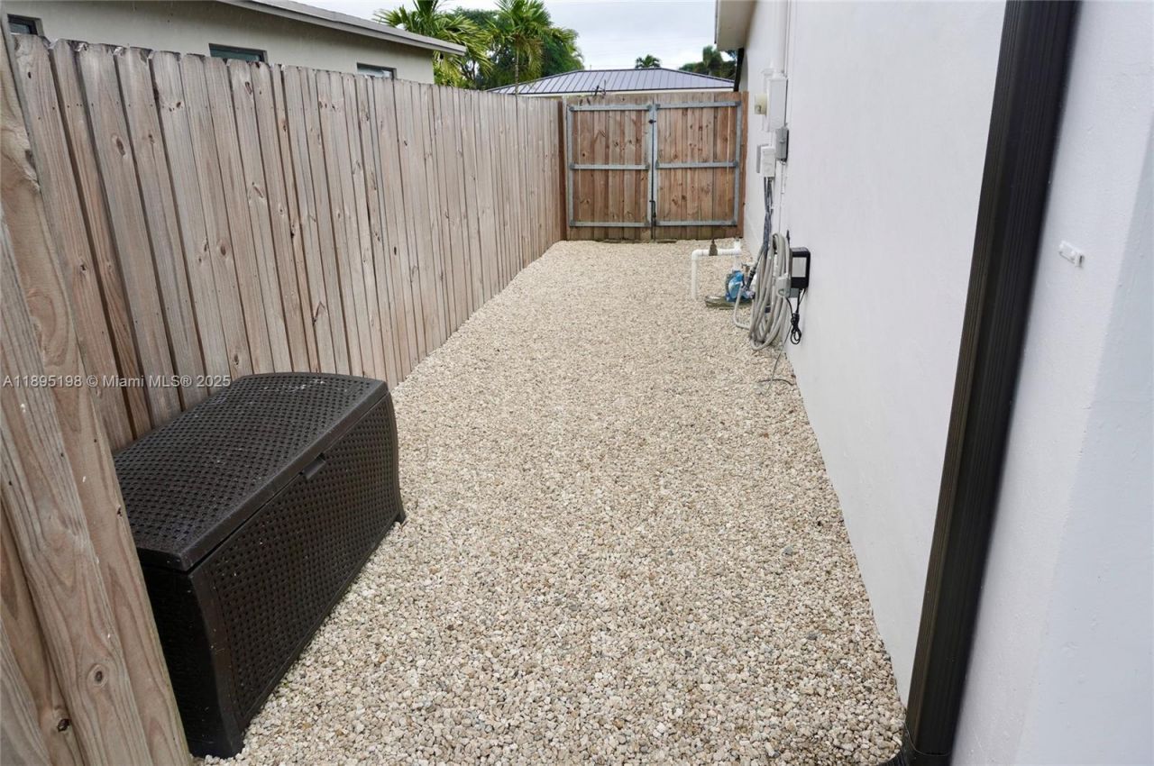 7321 Allen Dr, Hollywood, FL 33024 Photo