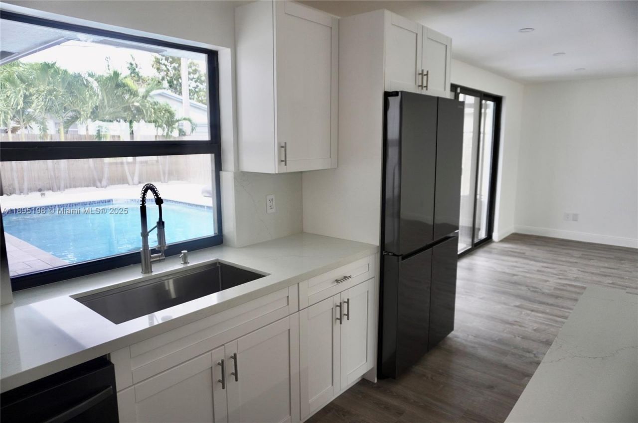 7321 Allen Dr, Hollywood, FL 33024 Photo