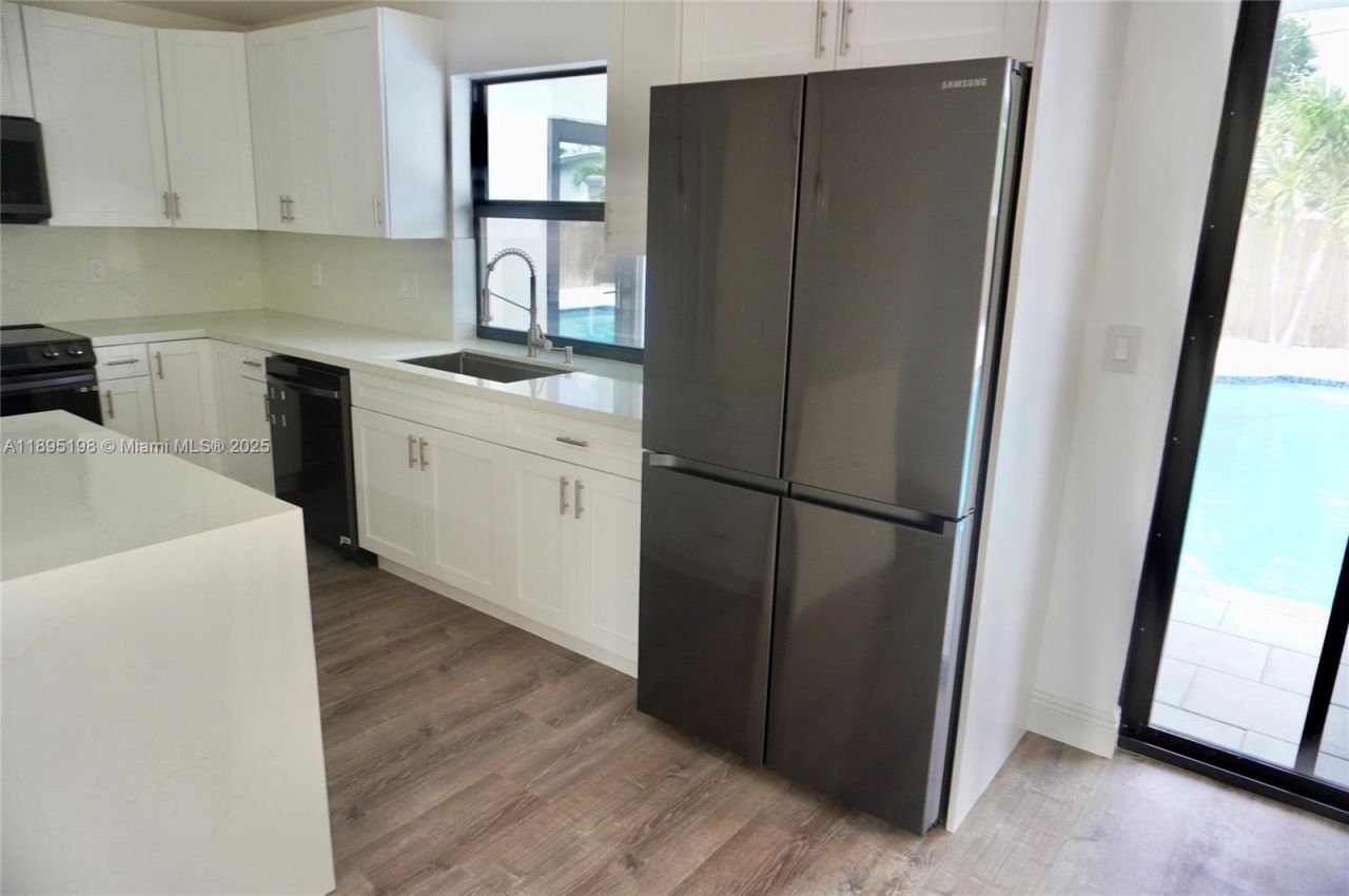 7321 Allen Dr, Hollywood, FL 33024 Photo