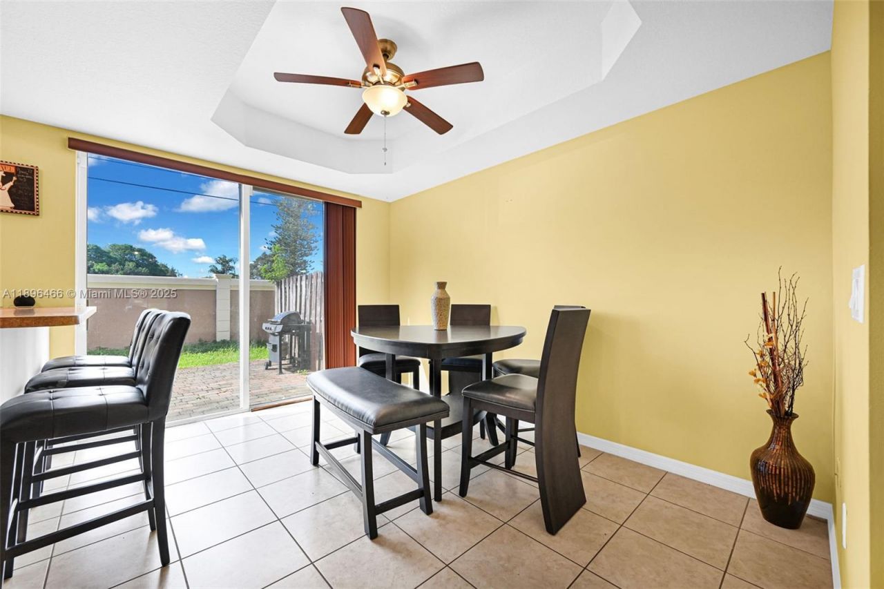 5844 Siena Ln, Hollywood, FL 33021 Photo