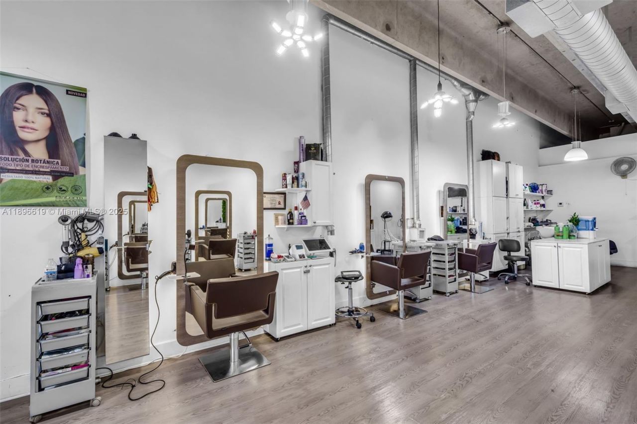 5737 SW 8th St, Miami, FL 33144 Photo