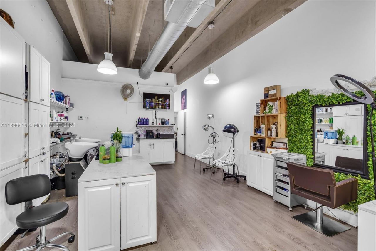 5737 SW 8th St, Miami, FL 33144 Photo