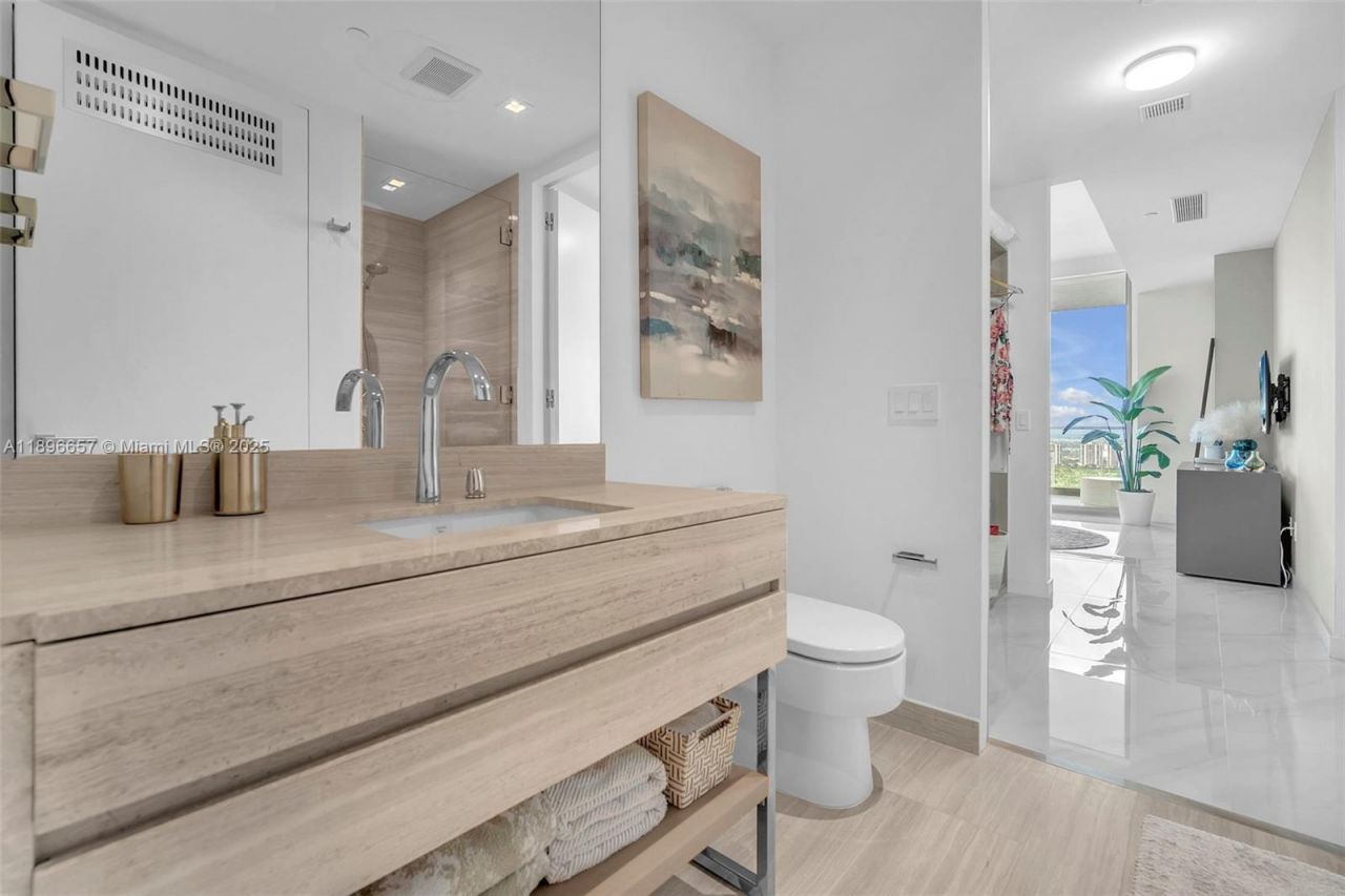 18975 Collins Ave, Unit 3503, Sunny Isles Beach, FL 33160 Photo