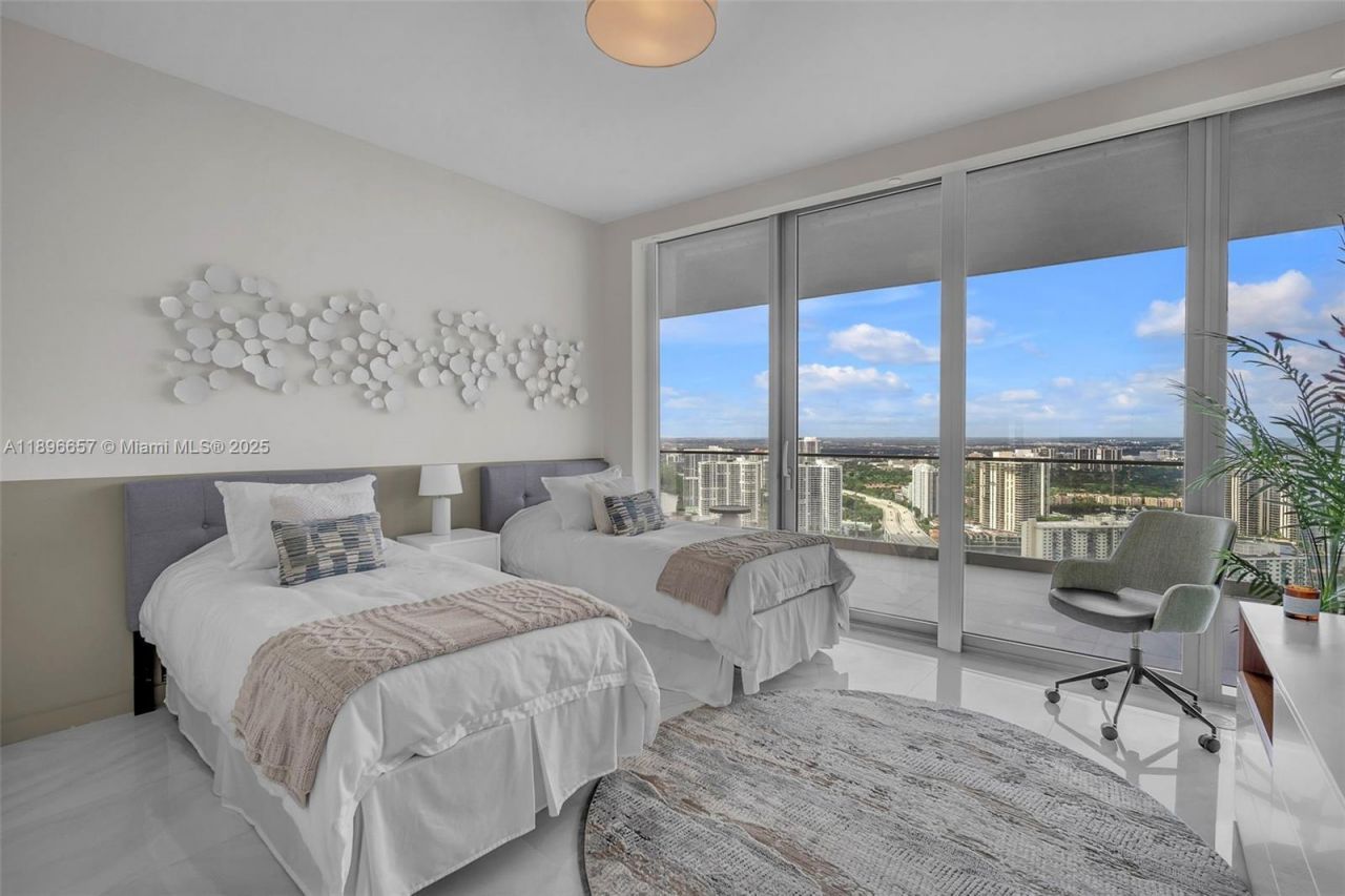 18975 Collins Ave, Unit 3503, Sunny Isles Beach, FL 33160 Photo