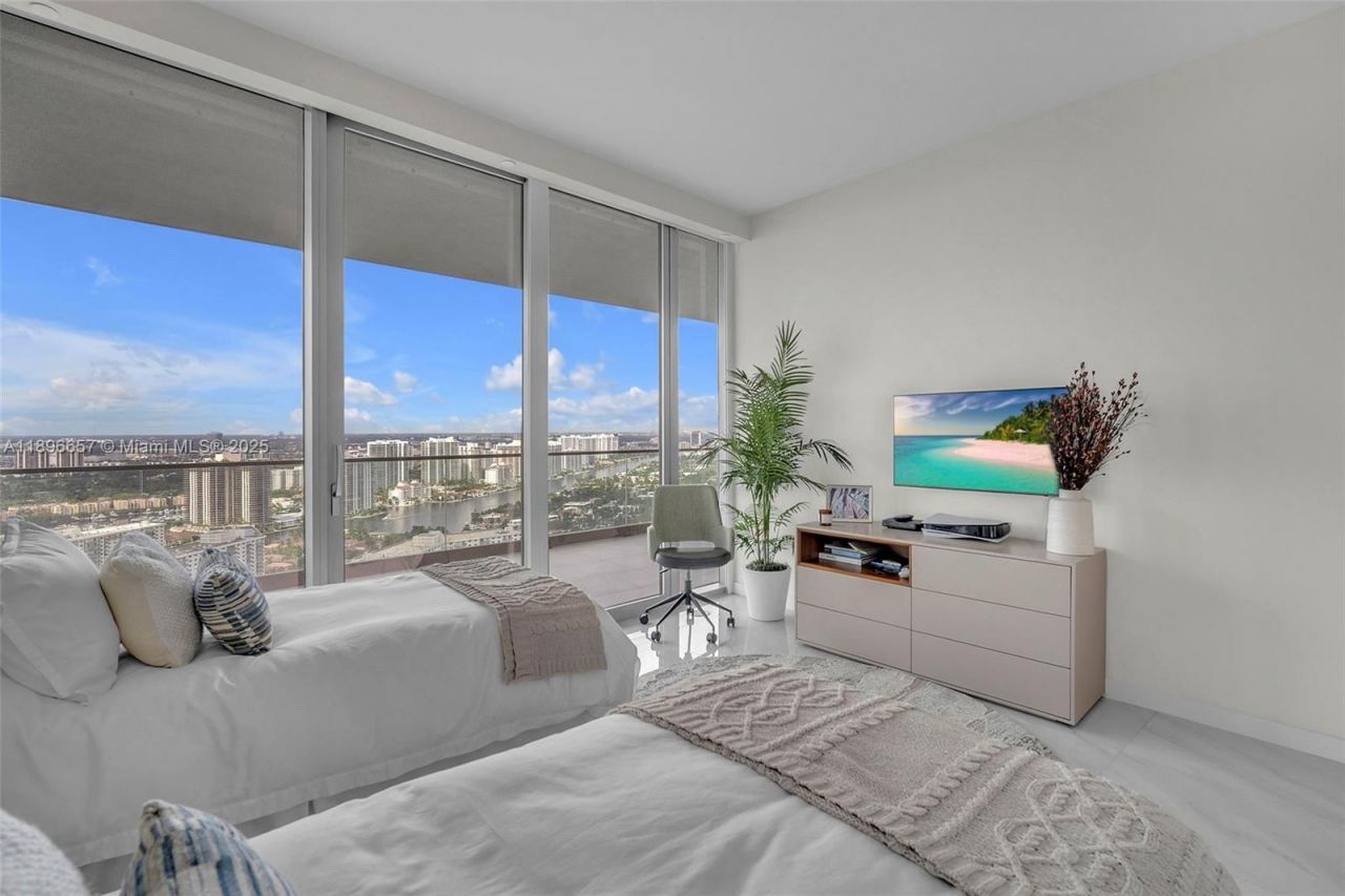 18975 Collins Ave, Unit 3503, Sunny Isles Beach, FL 33160 Photo