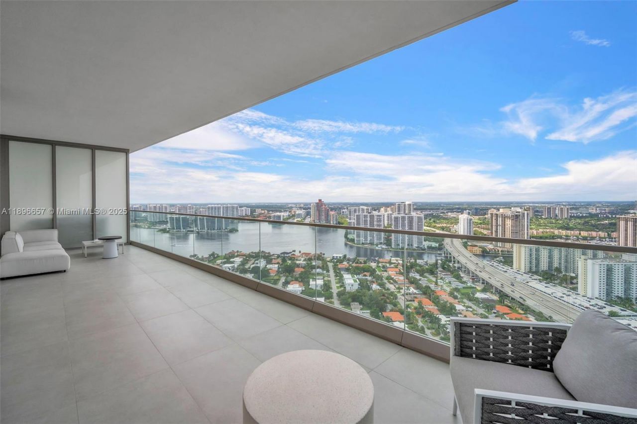 18975 Collins Ave, Unit 3503, Sunny Isles Beach, FL 33160 Photo