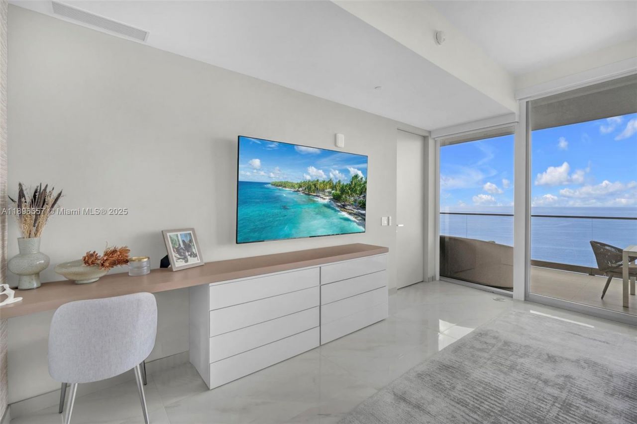 18975 Collins Ave, Unit 3503, Sunny Isles Beach, FL 33160 Photo