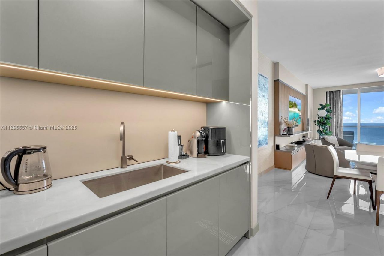 18975 Collins Ave, Unit 3503, Sunny Isles Beach, FL 33160 Photo