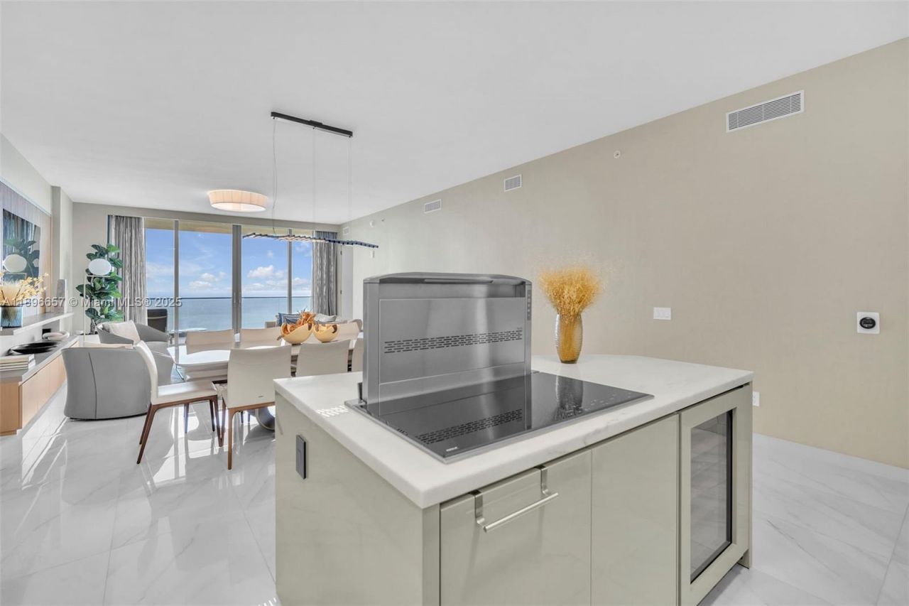 18975 Collins Ave, Unit 3503, Sunny Isles Beach, FL 33160 Photo