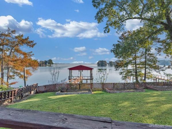 7206 S Lakeshore Drive, Shreveport, LA 71119