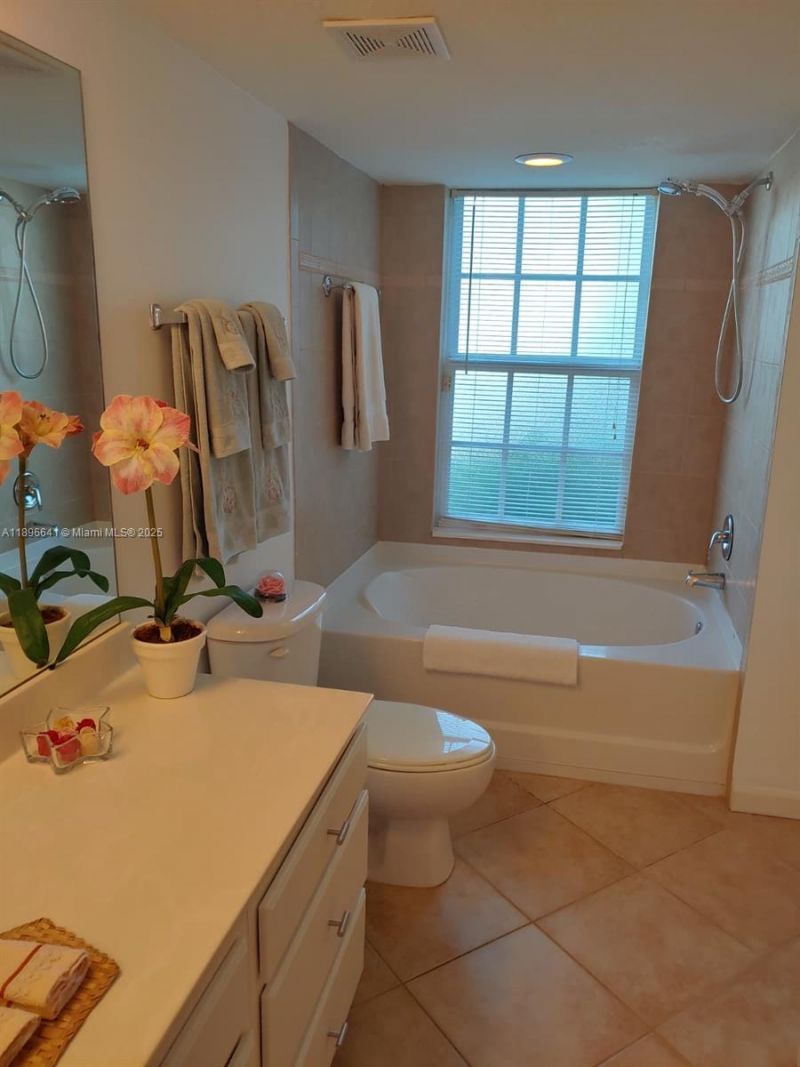 4122 Residence Dr, Unit 102, Fort Myers, FL 33901 Photo
