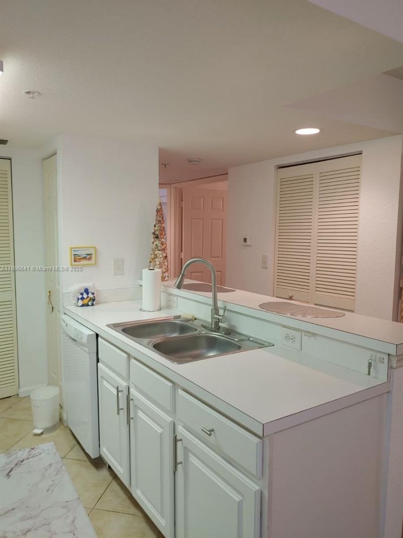 4122 Residence Dr, Unit 102, Fort Myers, FL 33901 Photo