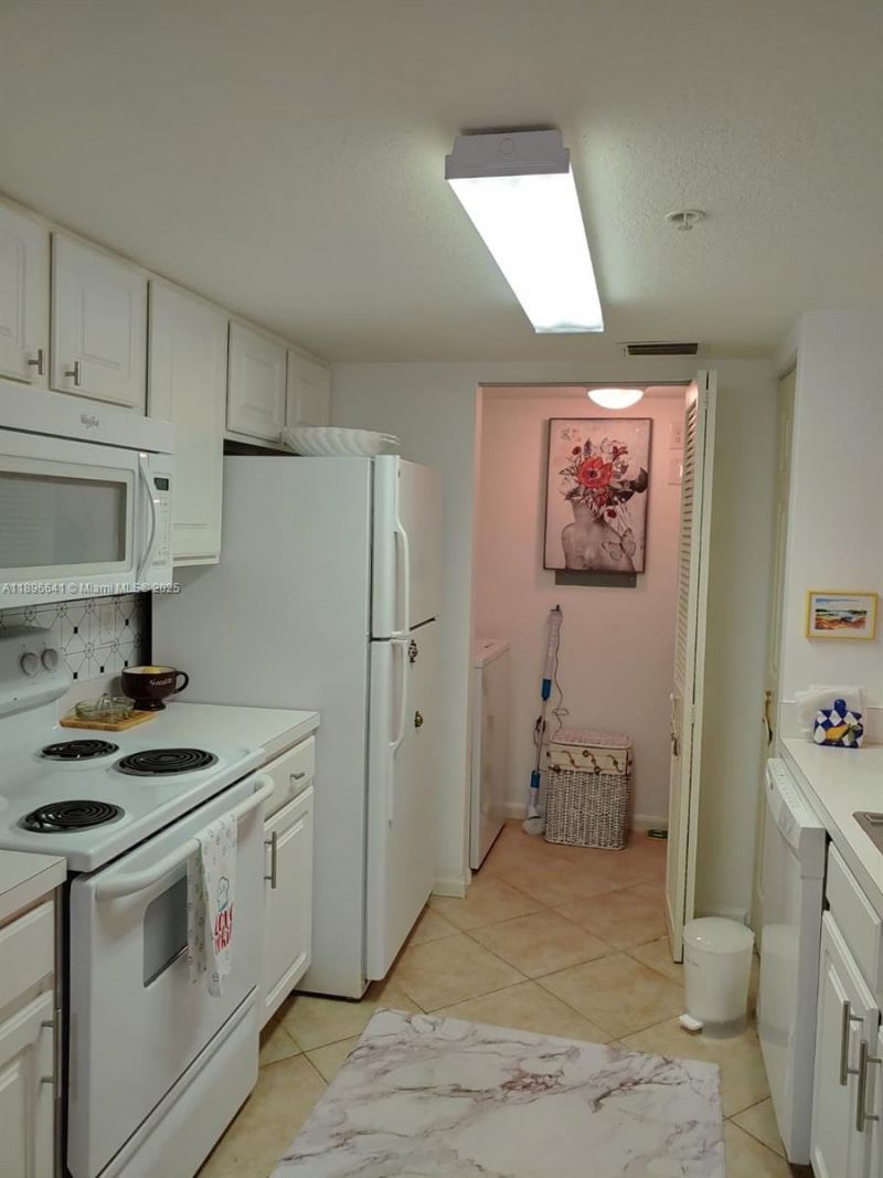 4122 Residence Dr, Unit 102, Fort Myers, FL 33901 Photo